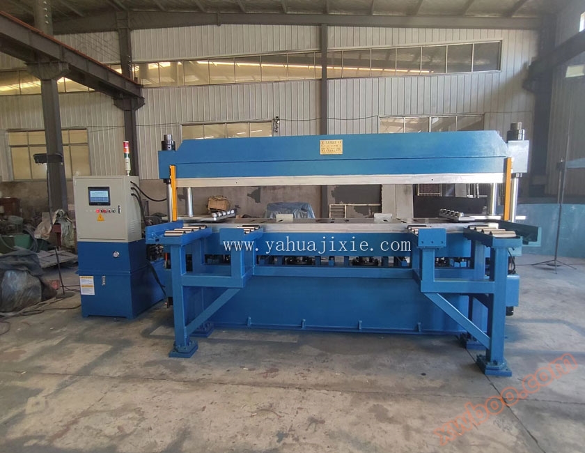 100T hot oil heating vulcanizing machine